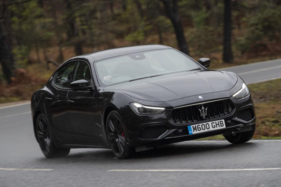  Maserati Ghibli GranSport Nerissimo Pack 2018 года  (UK) (фото 1 из 20)